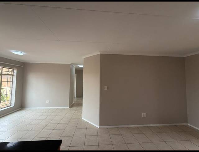 3 BEDROOM PROPERTY TO RENT IN BRENTWOOD PARK